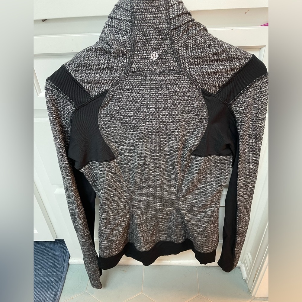Lulu lemon size 8 jacket